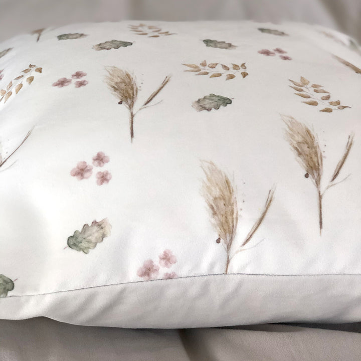 Housse de coussin  · Pampas, feuillage et myosotis roses